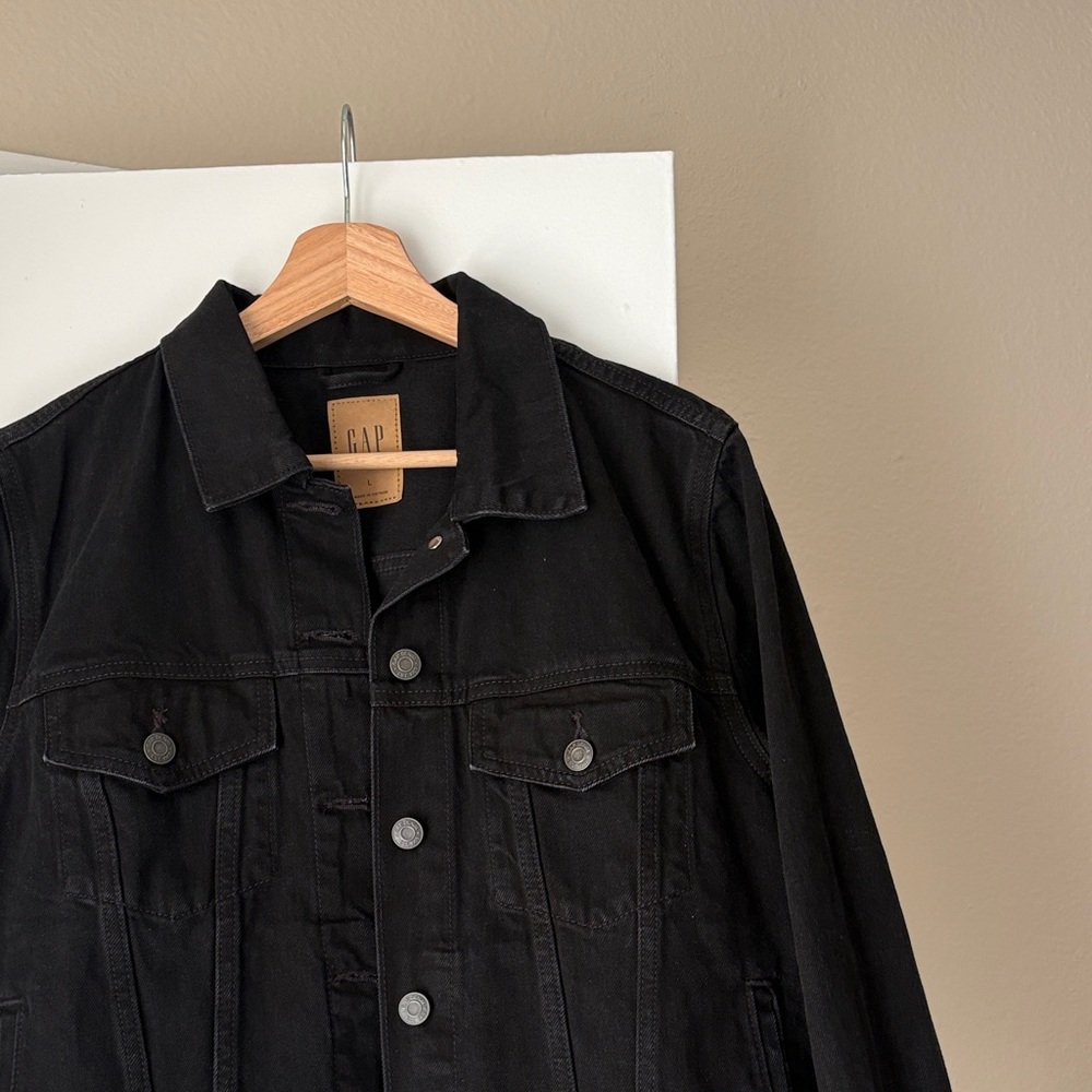 black GAP jean jacket